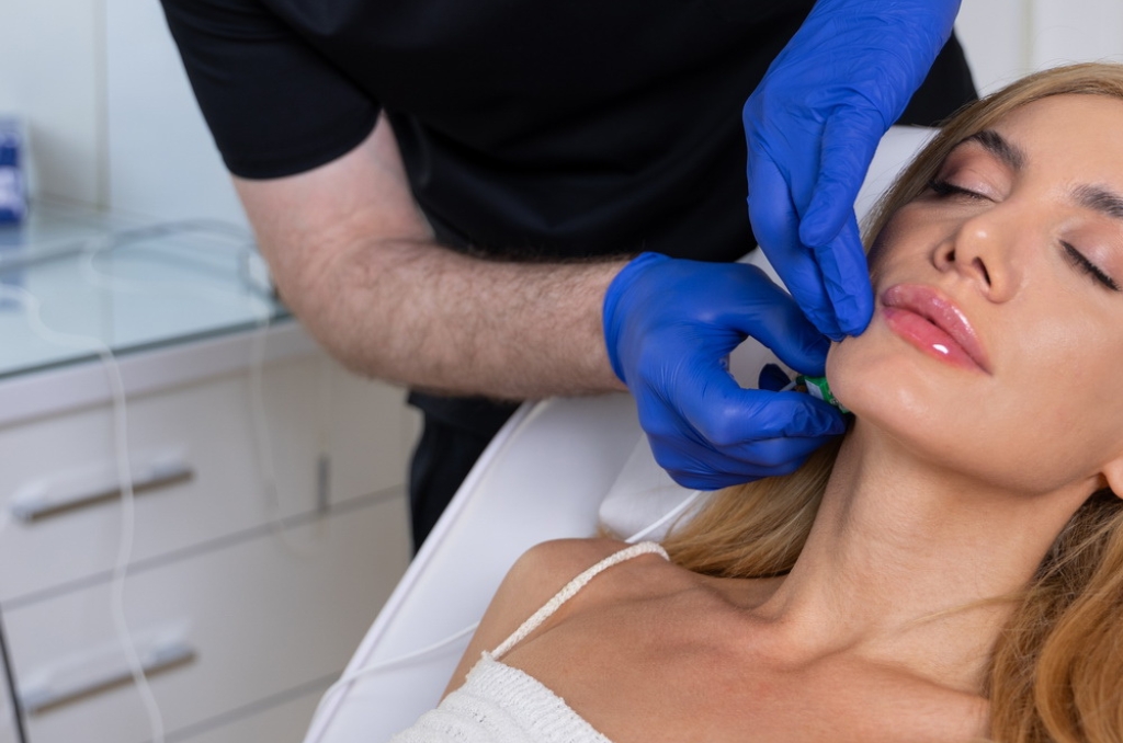 Attiva radiotalasi zatezanje podbratka